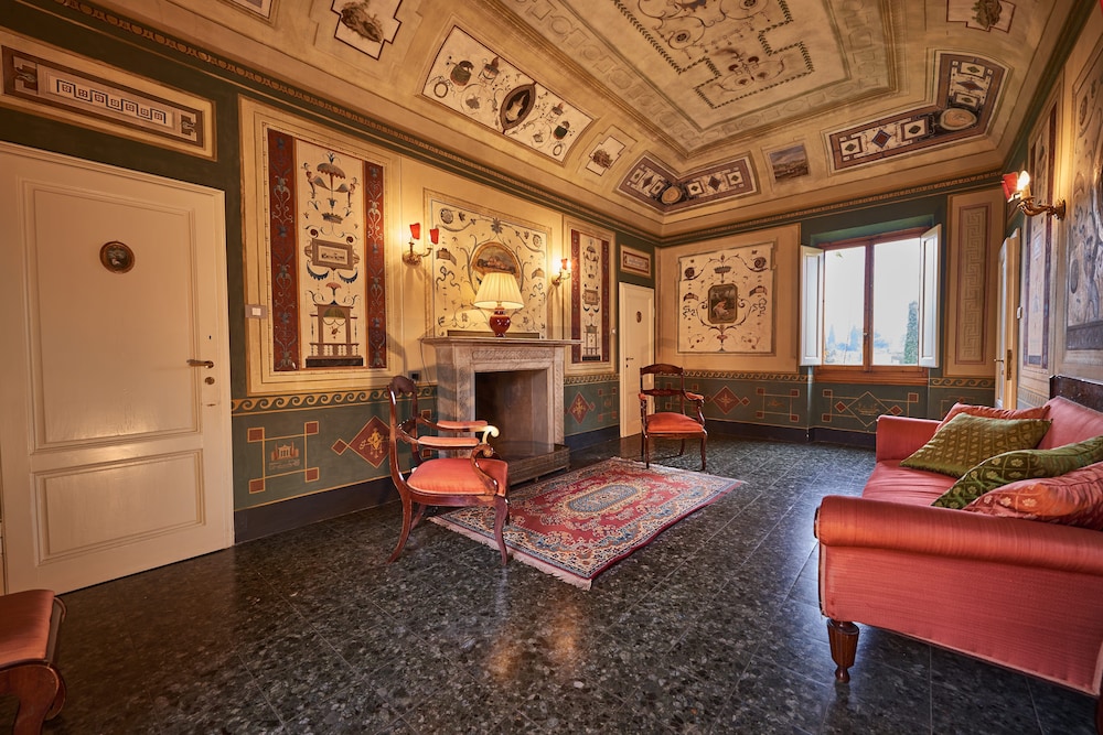 Ape Rosa Relais