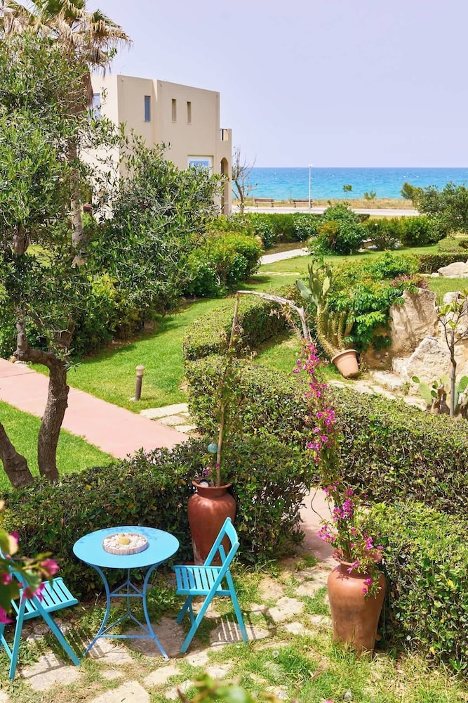 Villa Elias 3BR with Jacuzzi & Pool