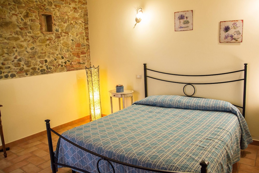 Room in Holiday House - Green Ortensia - Amazing Apartment in Farmhouse view 3