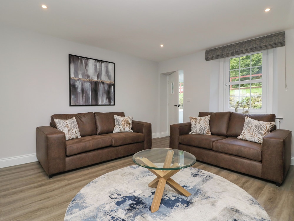 Garden Cottage No 1