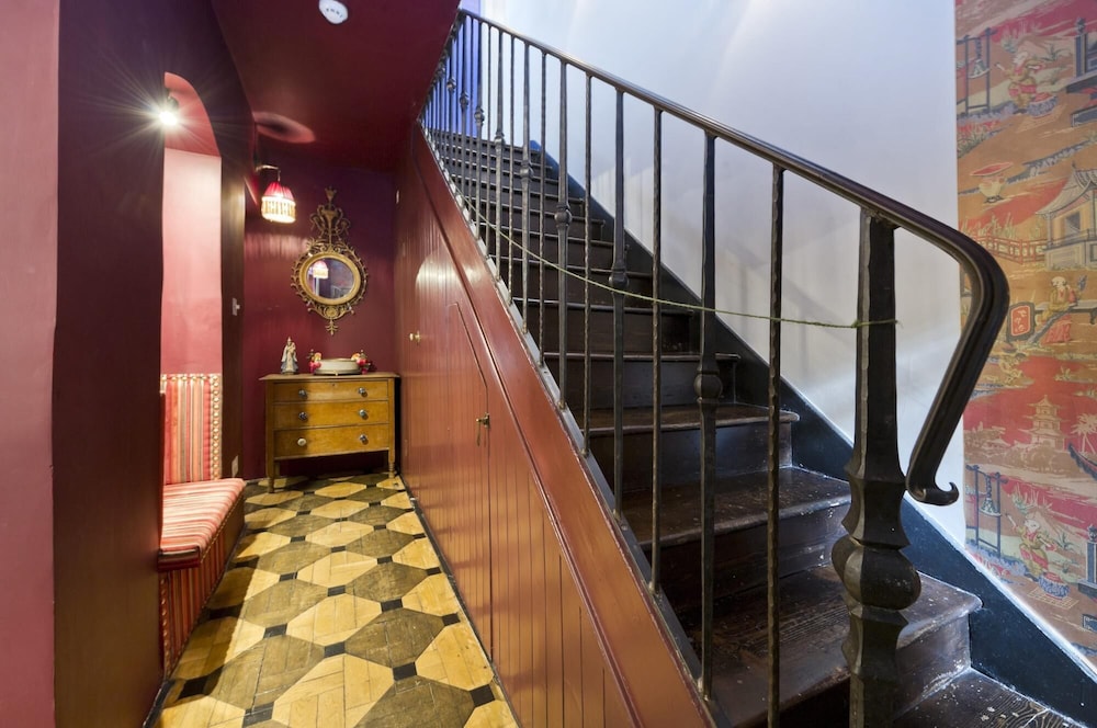 Stylish 5 Bed House in St John s Wood Maida Vale