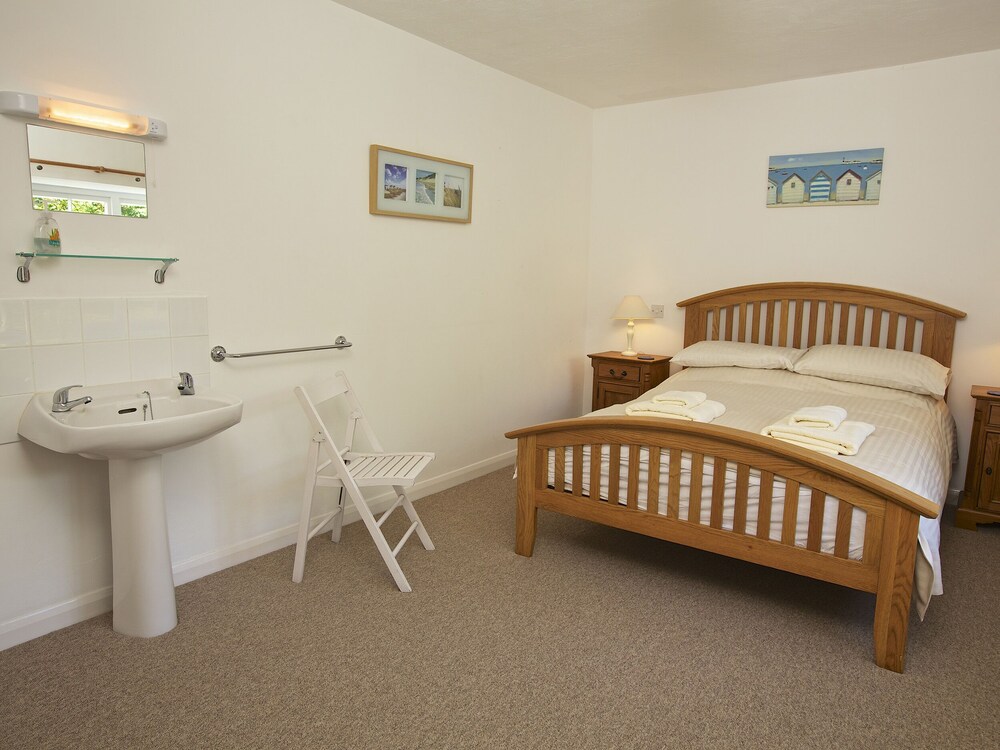 3 Moult Farm Cottage view 5