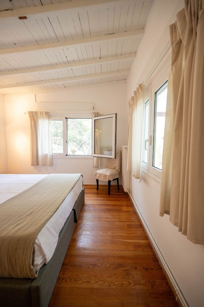 Aeraki Cottage at Heraion Lagoon