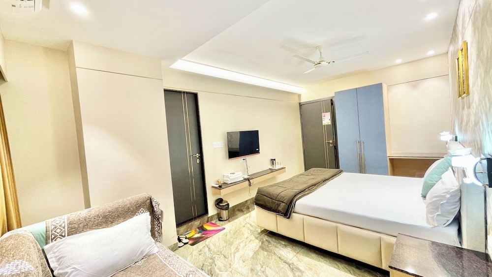 Premium Hotel M Shri near Mahakal Temple