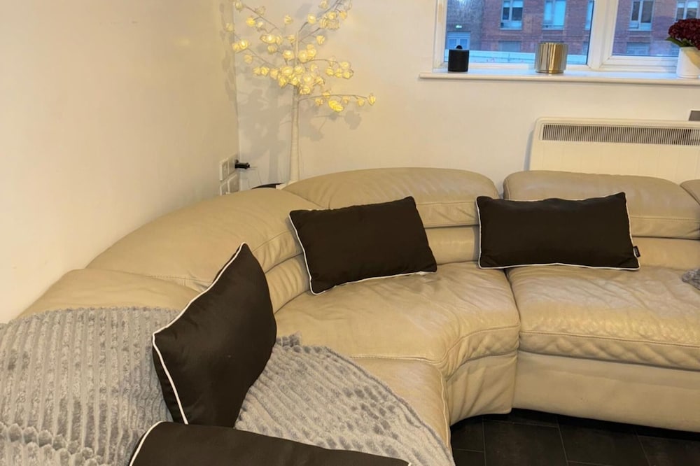 Central Sheffield 3-bed Apt, Sleeps 6 With Parking