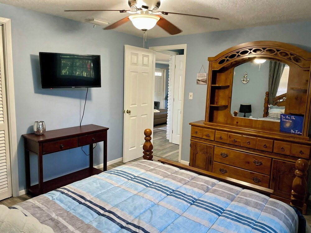 Gulf Side Getaway near Downtown Beaches