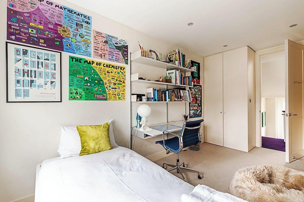 London Luxe Retreat: 5-bed Gem