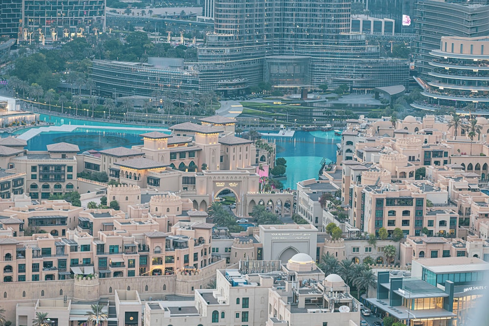 DAMAC Suites by Hostiva – Burj & Fountain