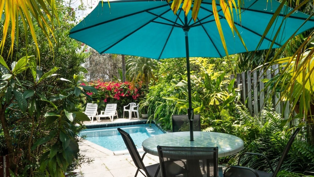 Bright Stylish Apt in Las Olas Blvd Victoria Park