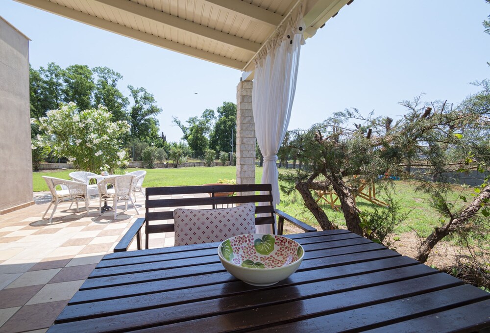 Alex Billy House by Travel Pro Services
