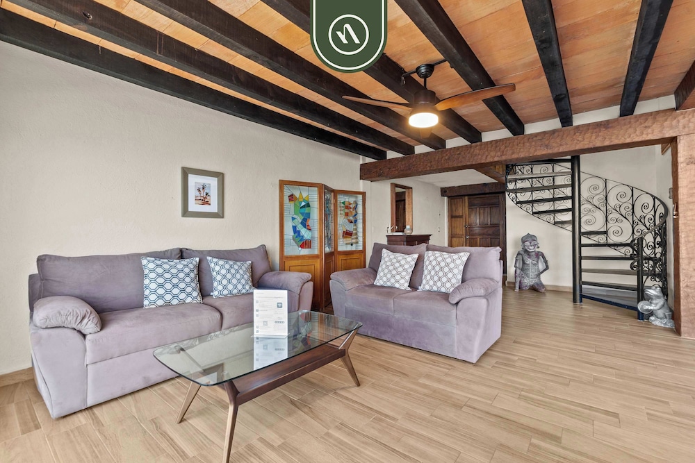 Oceanfront 2 BR Condo With Spectacular View - Pool