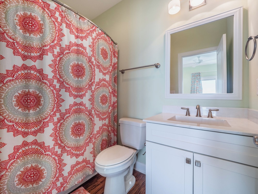 Sandy Feet by Topsail Realty