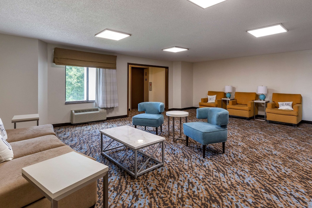 Fayetteville Vacations - Sleep Inn Fayetteville I-95 - Property Image 25