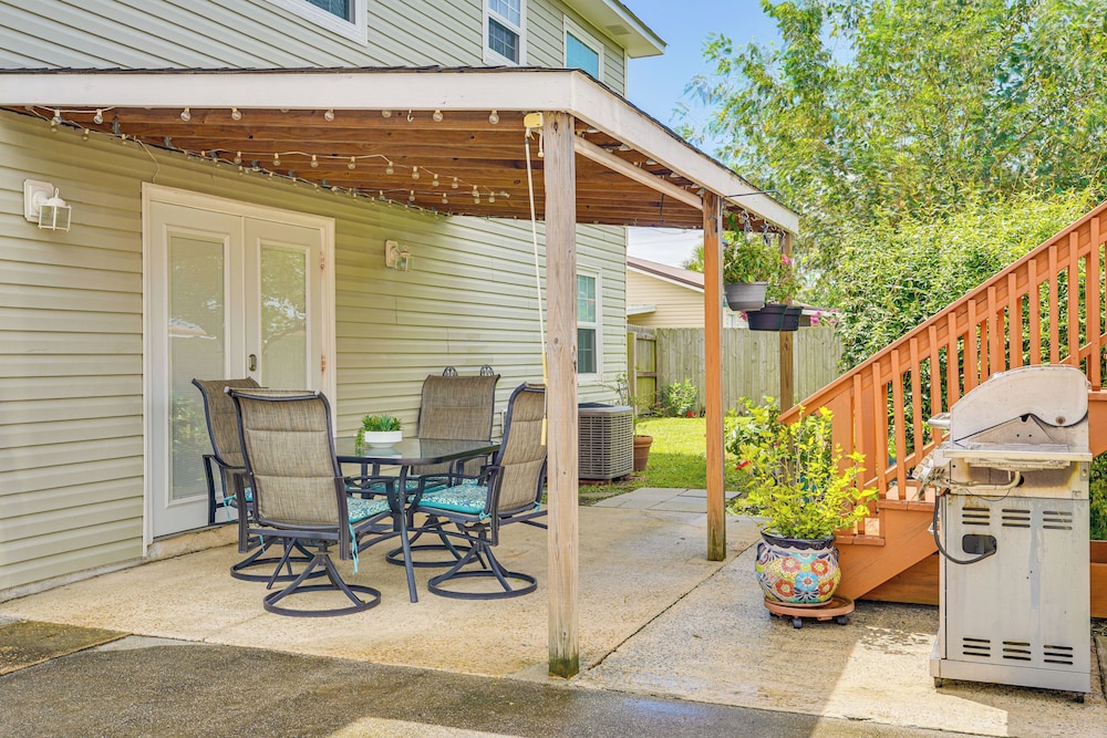 8 Mi to Beaches: Getaway w/ Pool in Panama City!