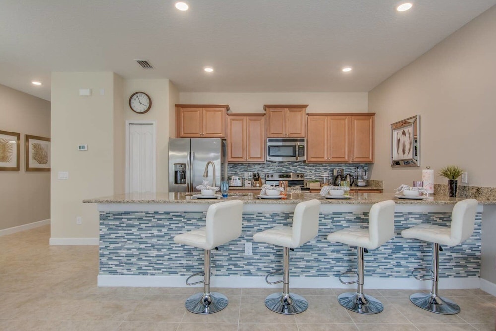 Pleasant Home Near Disney With Private Pool