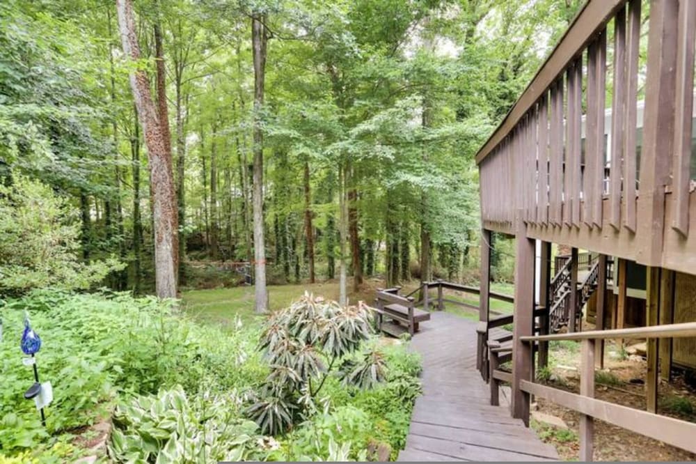 1303 Colony Dr Marietta - Full Home