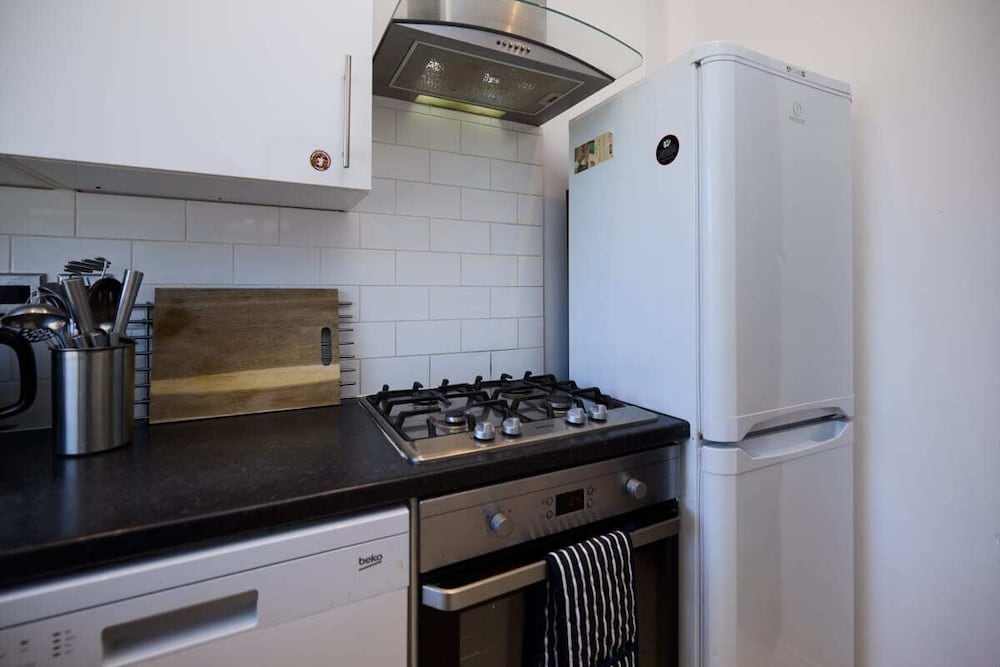East Finchley Retreat 2BR Ground Floor Flat With Terraces