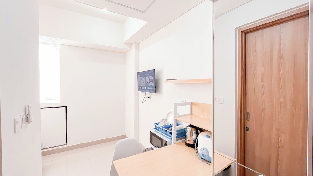 Comfortable Studio Room (No Kitchen) at Bandaraya - Tallasa City Makassar Apartment