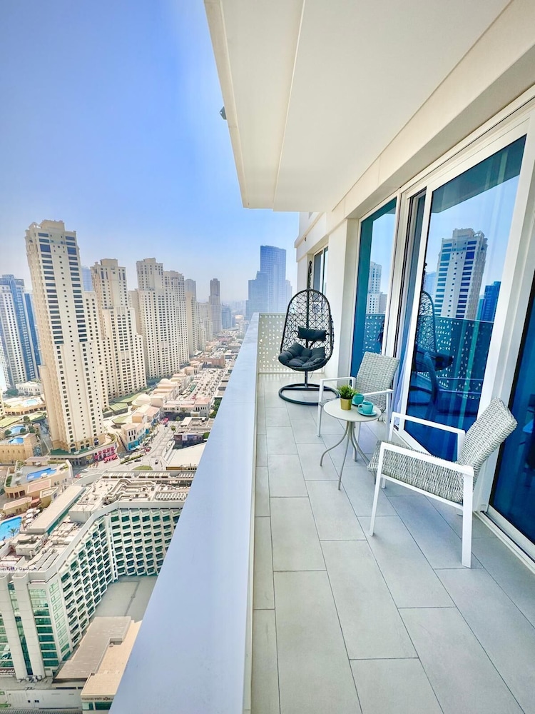 HAPPY SEASON I La Vie apartment