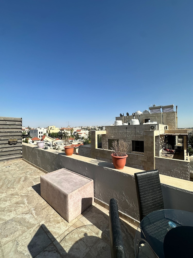Charming Amman Apartment With Electric Heating & Pool Access