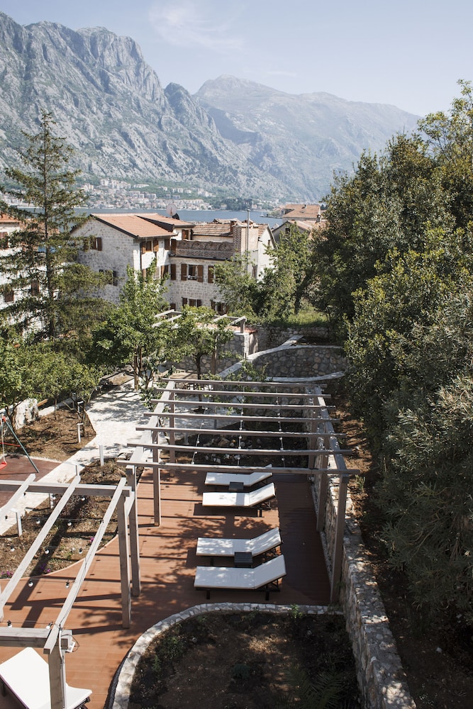 Galathea House