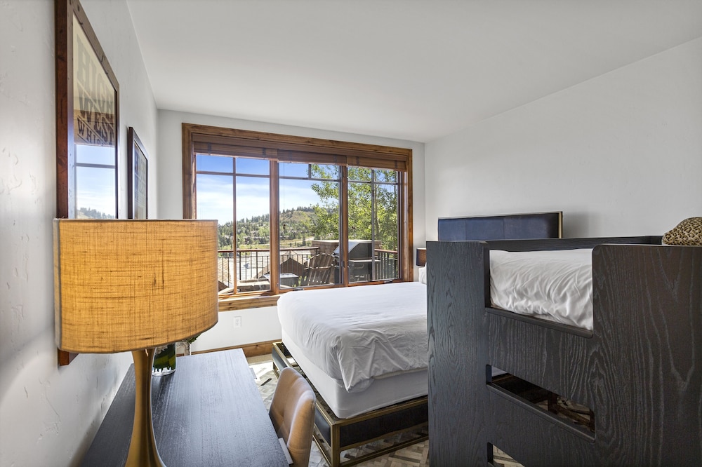 Shooting Star Lodge at Deer Valley Resort - Three Bedroom Deluxe Residence #201 3 Condo