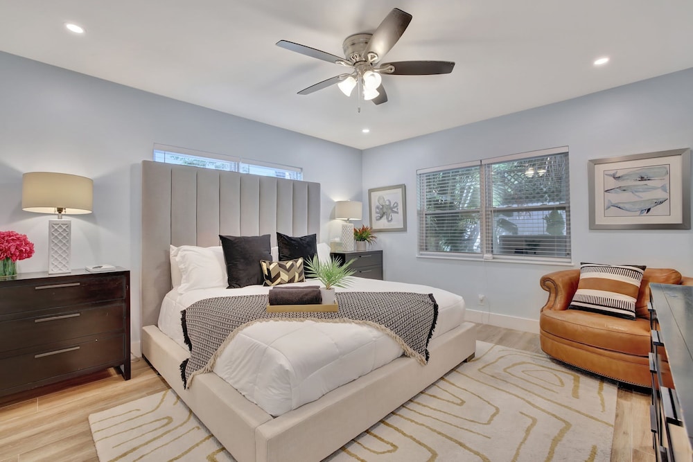 Seabreeze - 6BR Pool and Steps to Beach