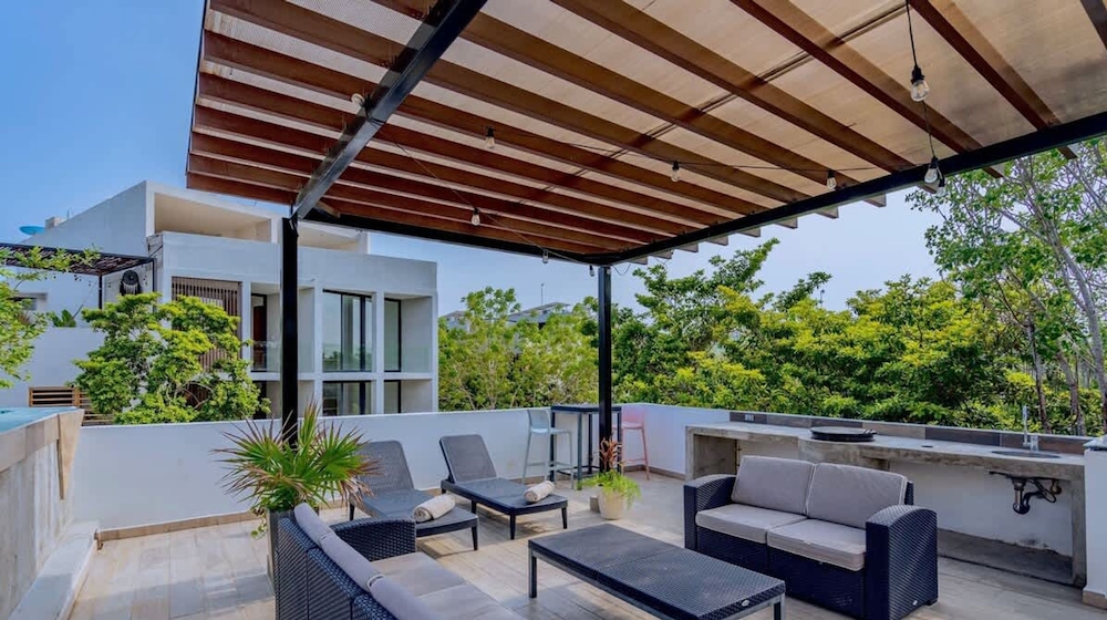 1 BR Apartment With Rooftop Pool Hammocks by Waves Management