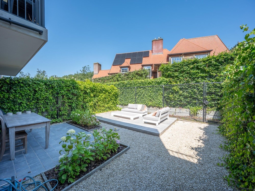Apartment in Duinbergen Near the Beach