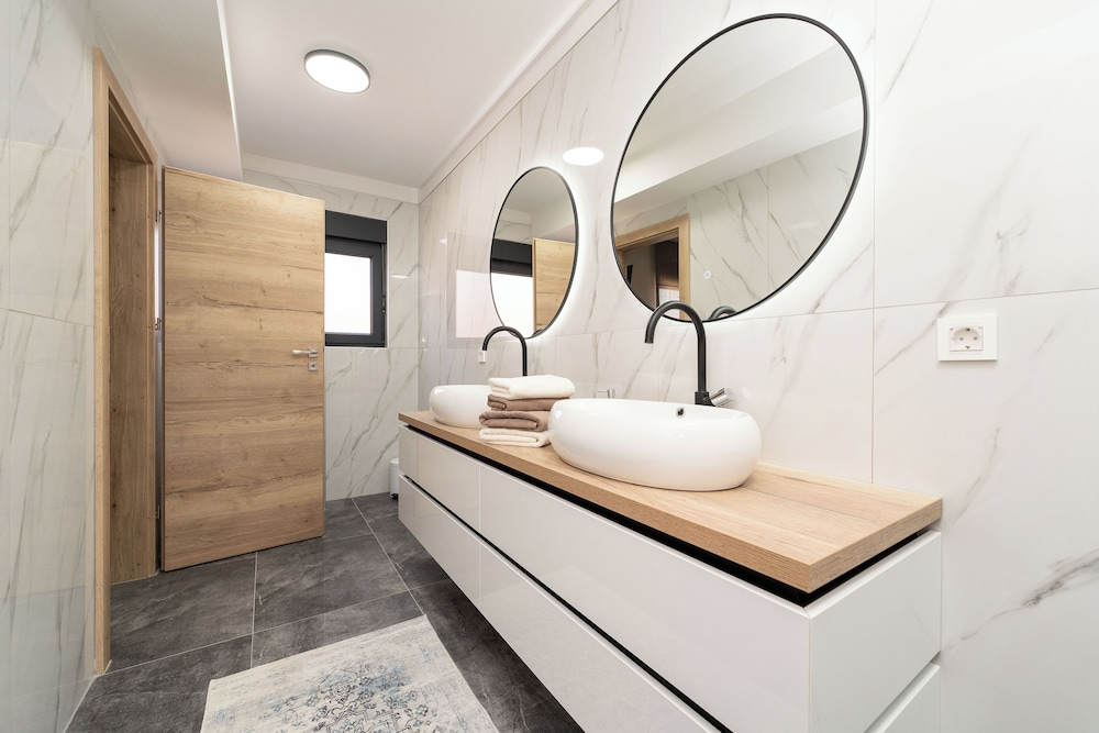 Penthouse Adela
