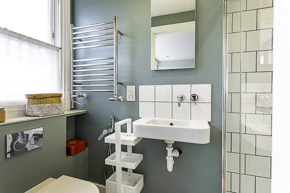 Bermondsey Bliss: Views, Comfort, and City Access!