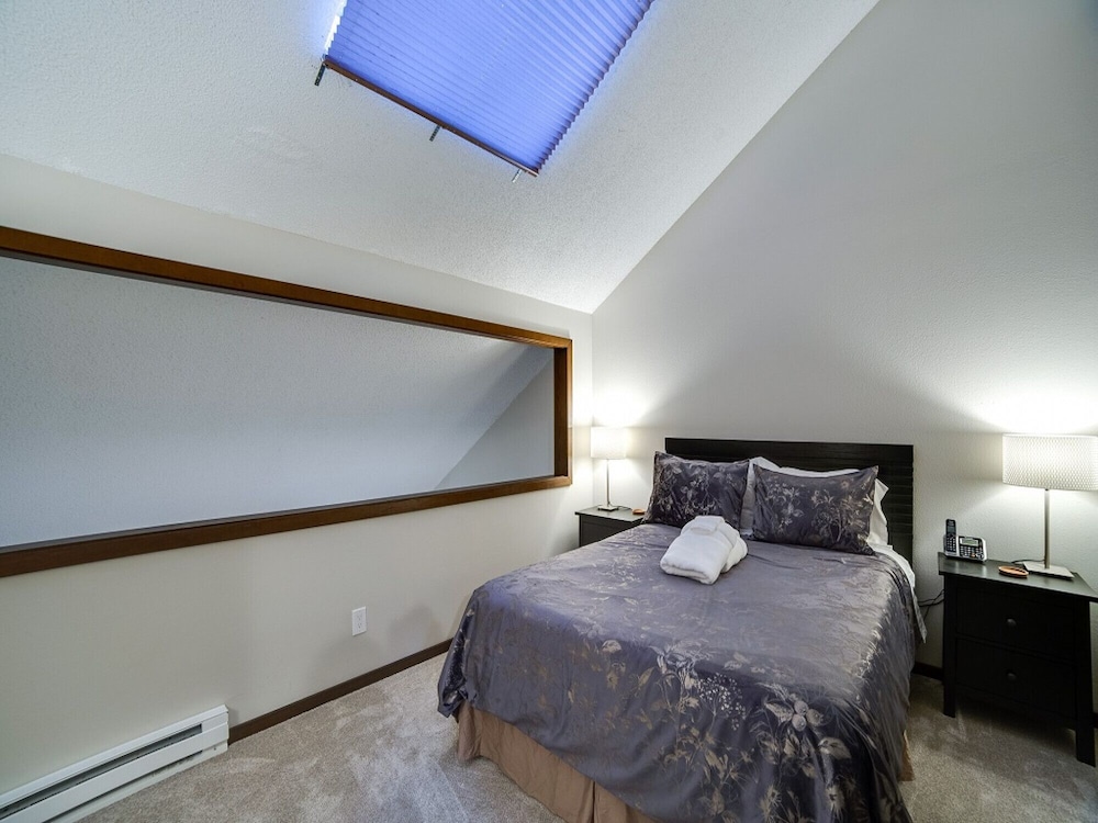 Mt Baker Lodging Condo 68 - Sleeps 4 view 2