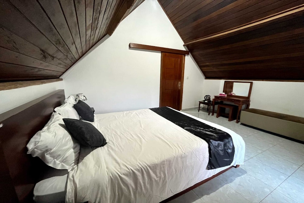 Belvilla Serene Paradise Resort Batur Hot Spring view 4