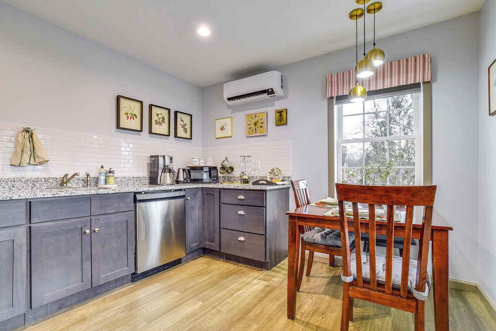 Seneca Lake Wine Trail Studio w/ Water View!
