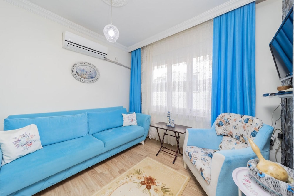 Capacious Flat With Terrace in Central Muratpasa