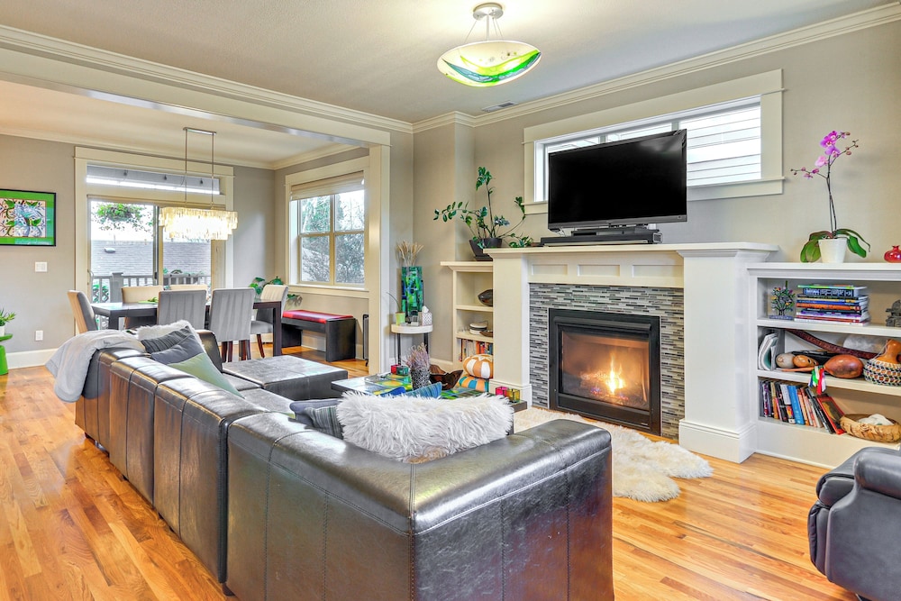 Cozy Modern Craftsman in North Portland