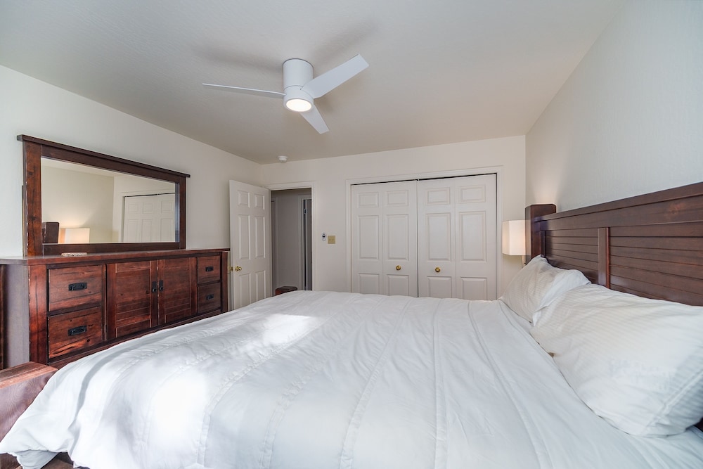 The Azure Tahoe Cabin 3 Bedroom Home
