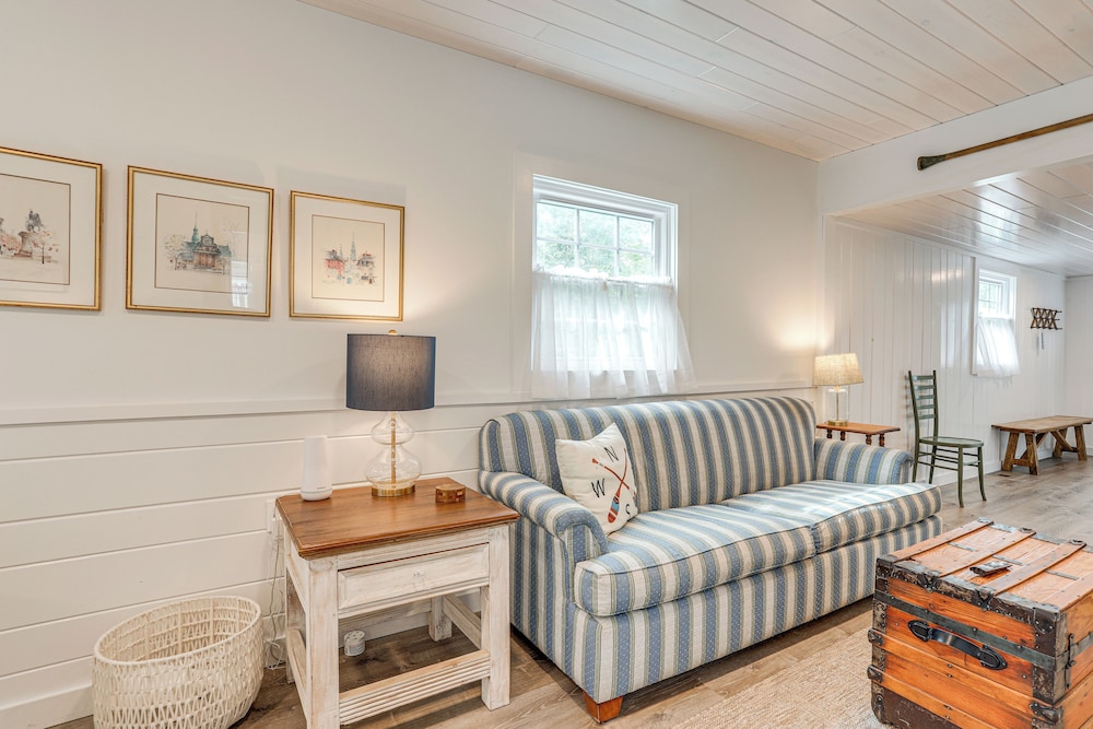 Dock, Deck & Fire Pit! Chautauqua Lake Retreat