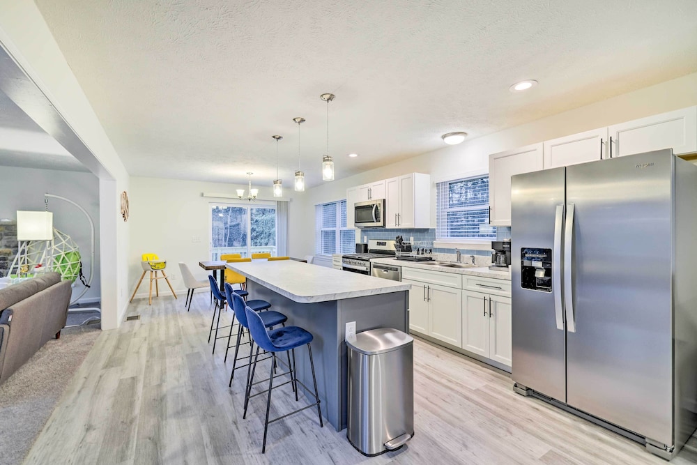 Scranton Vacations - Pocono Summit Home: Game Room  Lake Access! - Property Image 1