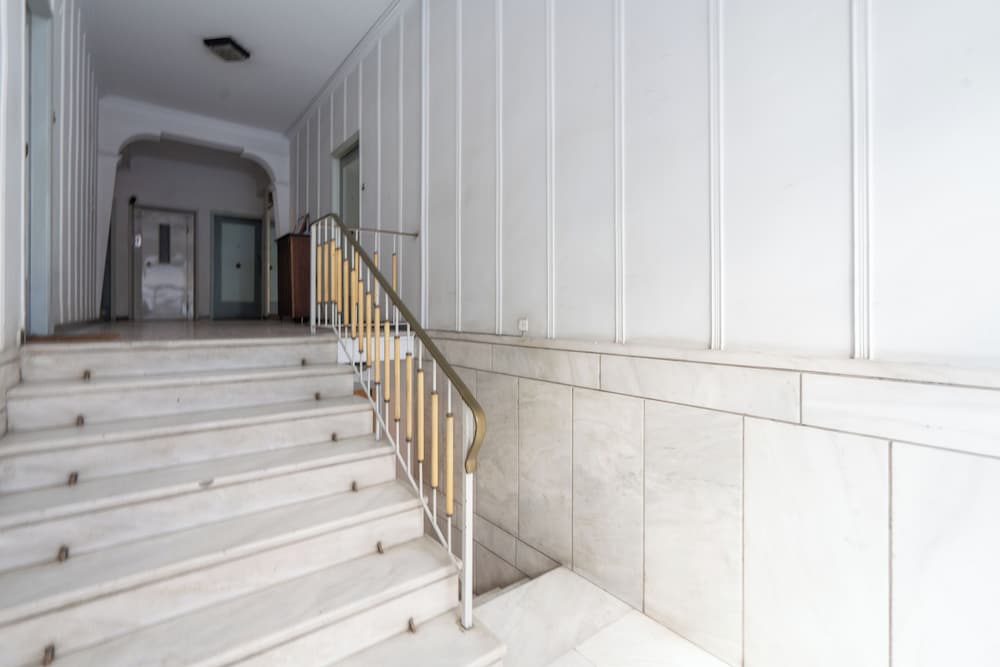 Cozy & Chic Stay Near Metro Station