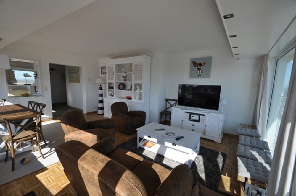 Apartment in Duinbergen With Sea Views