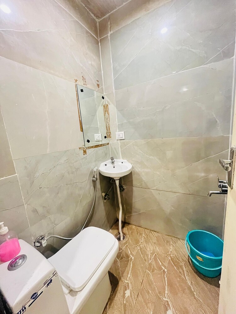 Roomshala Hotel Golden Residency