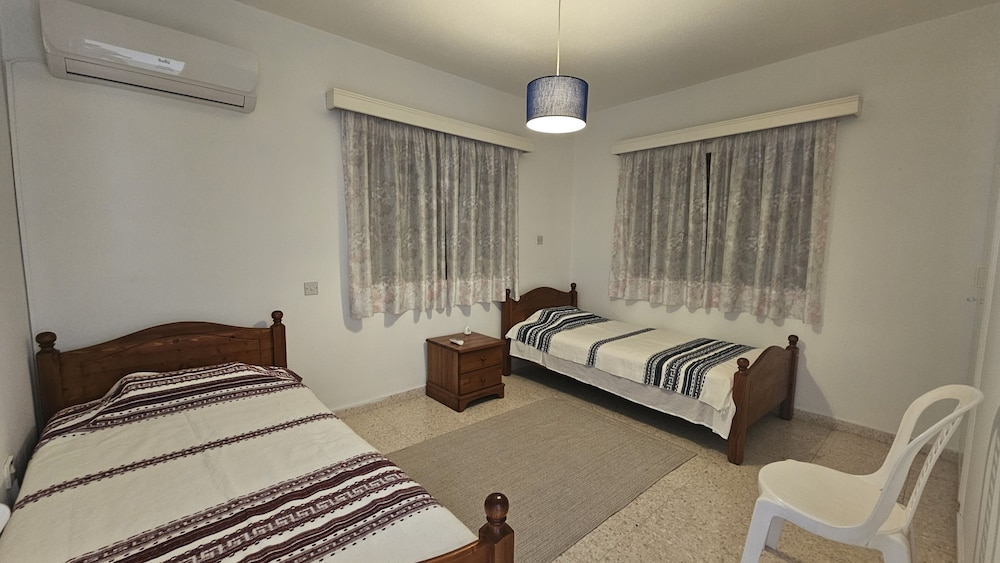 74 PRO - Stay Retro Retreat