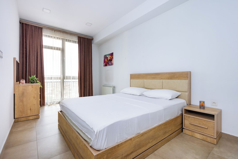 Aparthotel by Luxe Group KO16