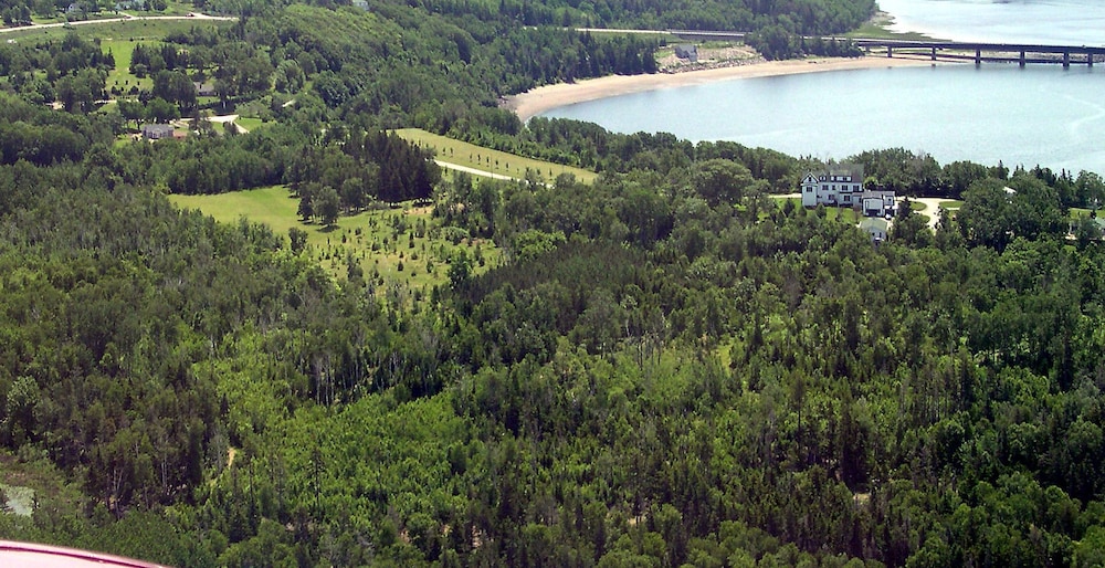 Still Point Lodge & Cottages