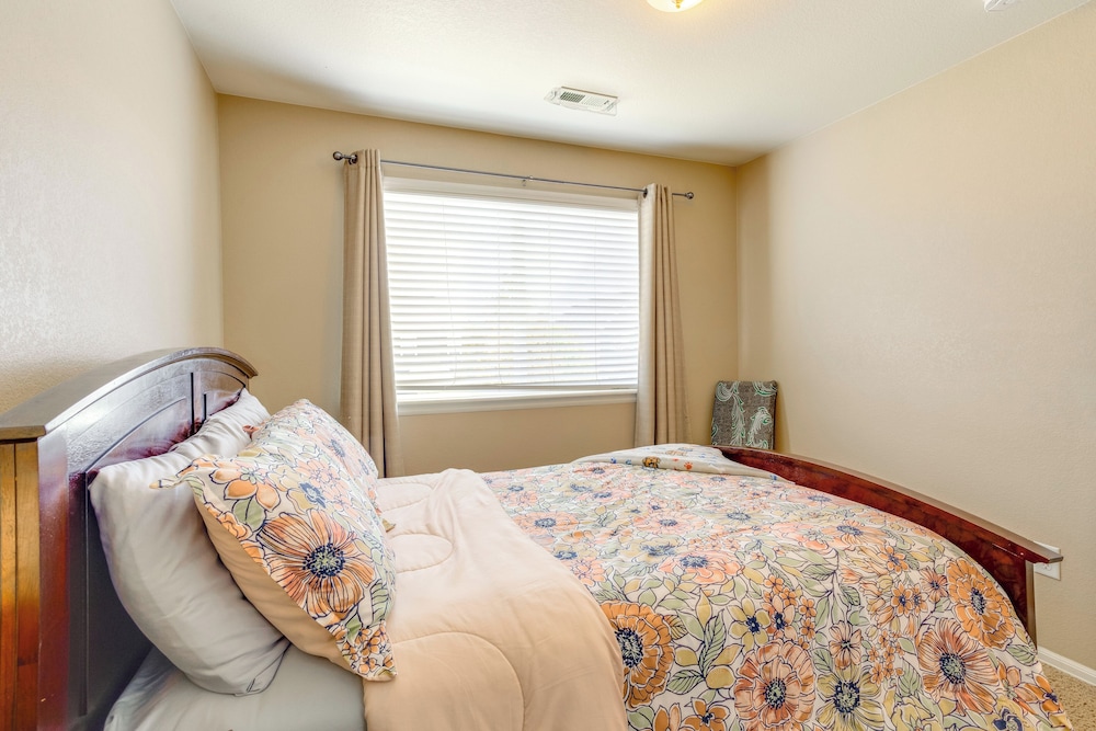 Denver Area Home: 4 Mi to DIA & I-70 Access!