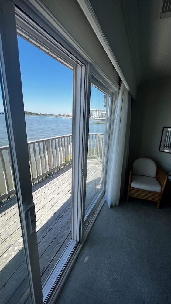 Lighthouse Club Hotel
