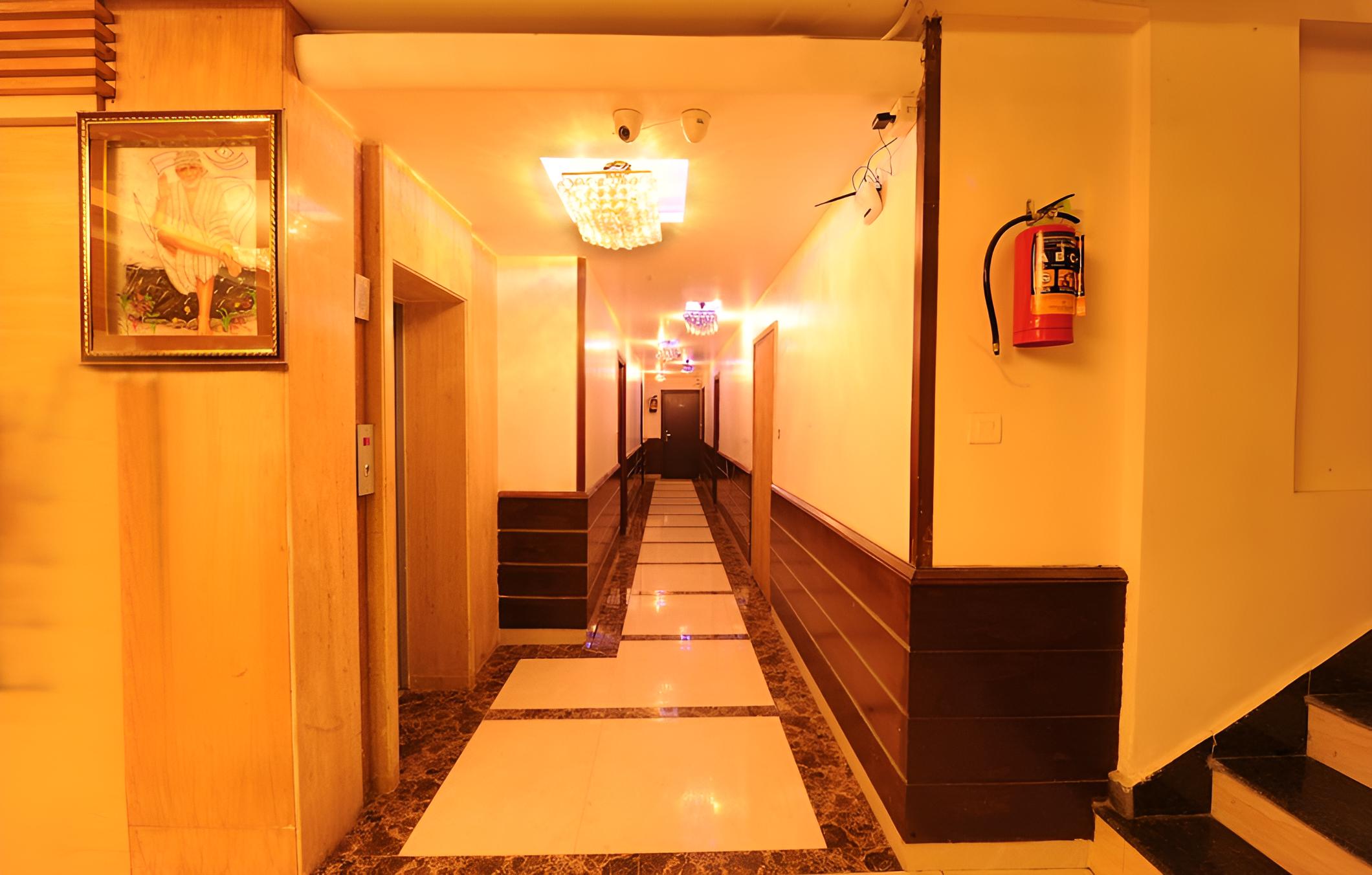 Hotel Pearl Inn & Suites