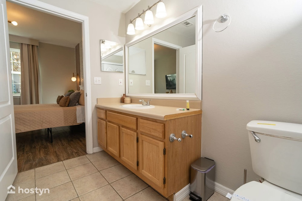 Magical Themed 3BR Townhouse Near the Parks