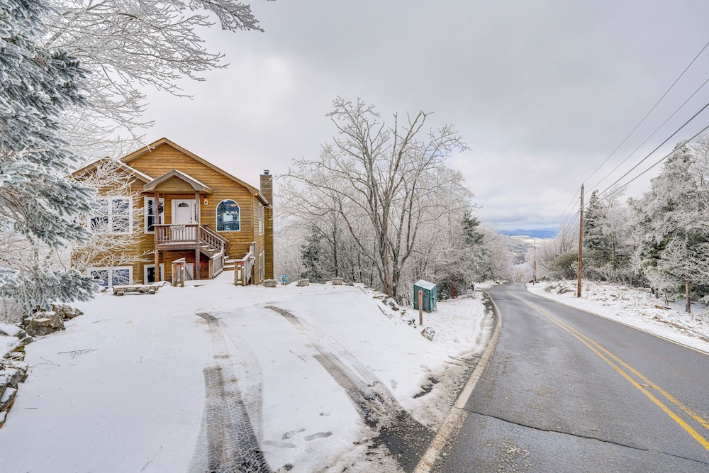 2 Mi to Ski Resort: Beech Mtn Home w/ Fire Pit! view 4